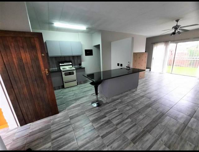 2 BEDROOM TOWNHOUSE FOR SALE IN PIERRE VAN RYNEVELD